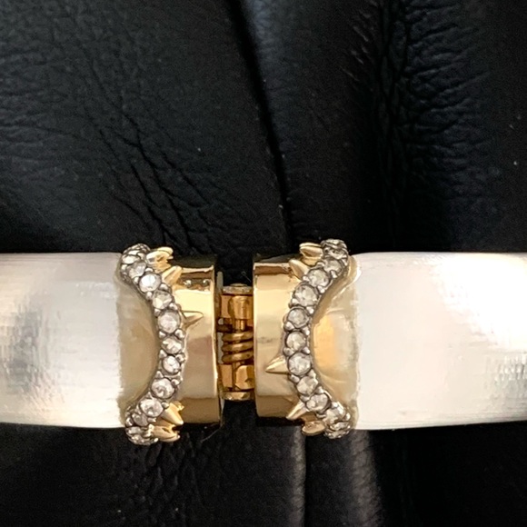ALEXIS BITTAR• White Lucite Liquid Gold Gold Thorny Segmented Hinged Bracelet - Picture 8 of 11